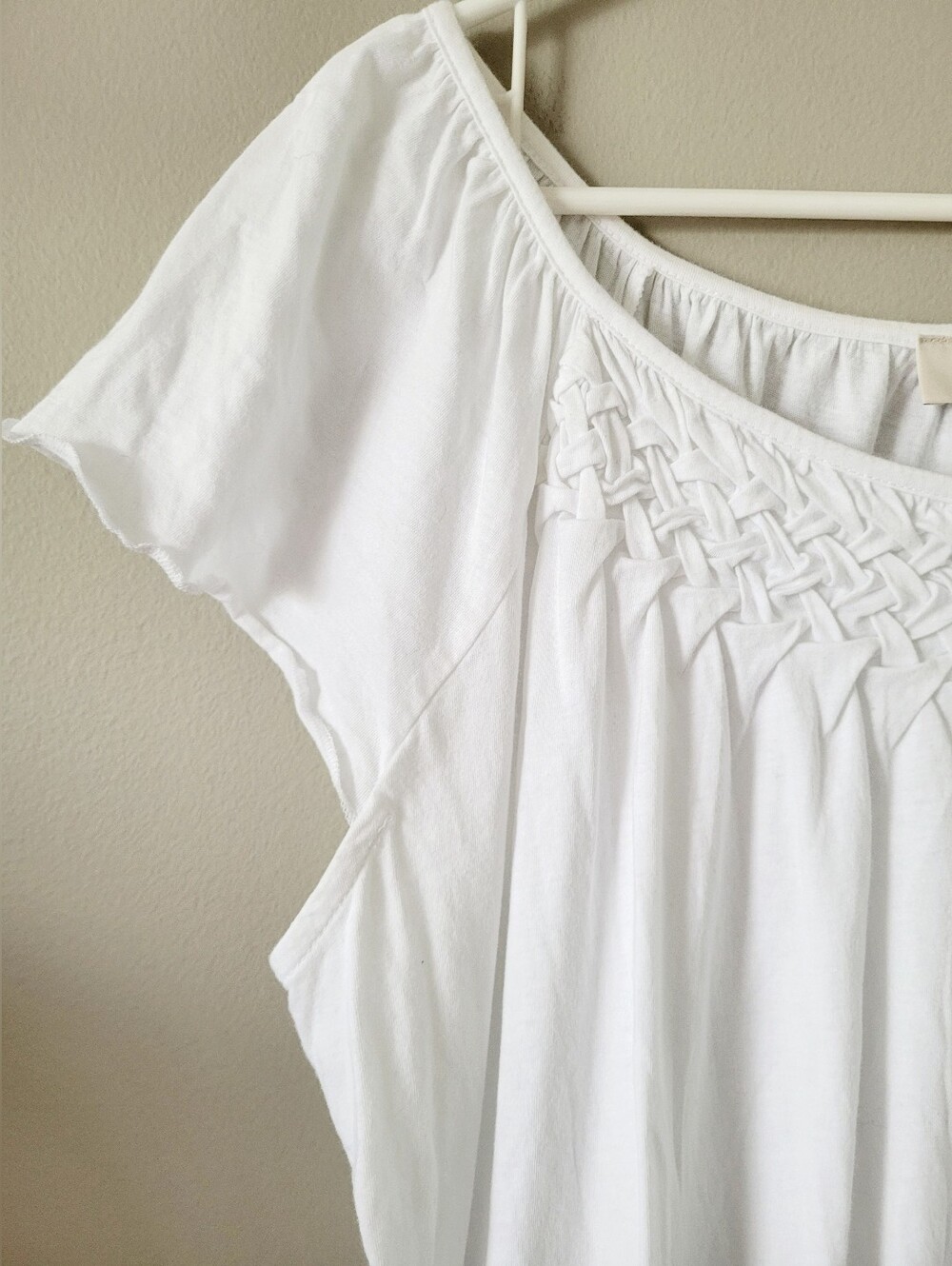 LOFT Ann Taylor White 60%Cotton/40% Modal Smocked Yoke Short Sleeve Blouse Large - Picture 12 of 13